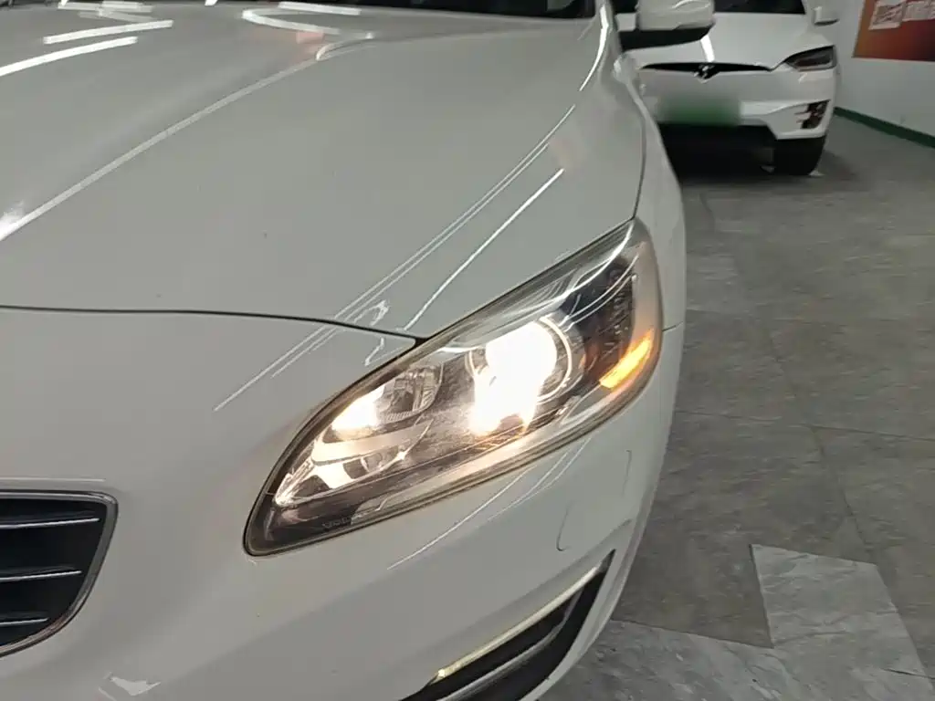 Фото 24 - Volvo S60
