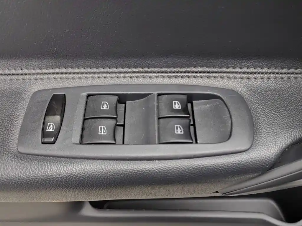 Renault Koleos (Import) 2014 2014 Facelift 2.0L 2WD Fashion Edition