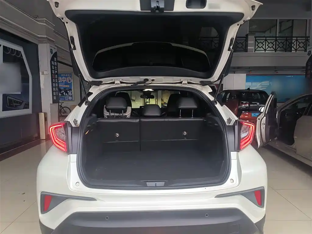 Toyota C-HR 2018 Model 2.0L Flagship Sunroof Version China V фото 15