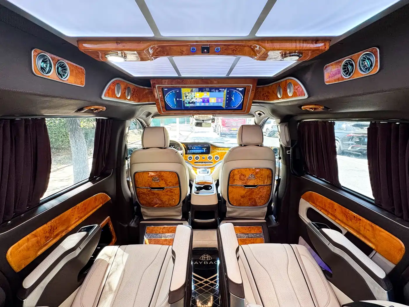 Mercedes-Benz Vito 2023 2.0T Elite 7-Seater фото 15