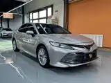 Фото 2 - Toyota Camry