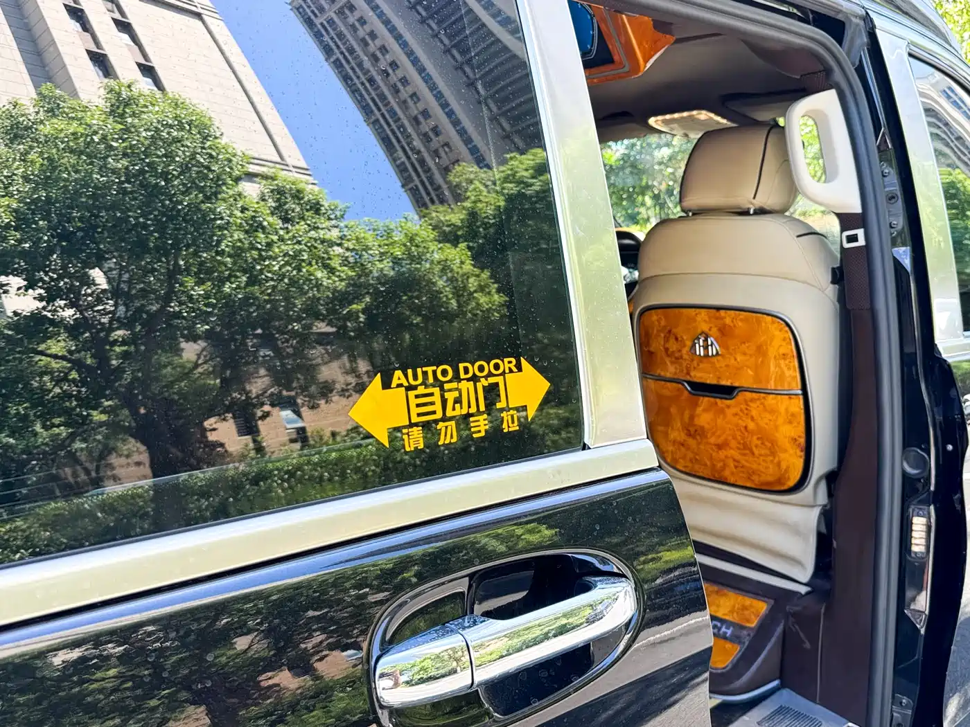 Mercedes-Benz Vito 2023 2.0T Elite 7-Seater фото 28