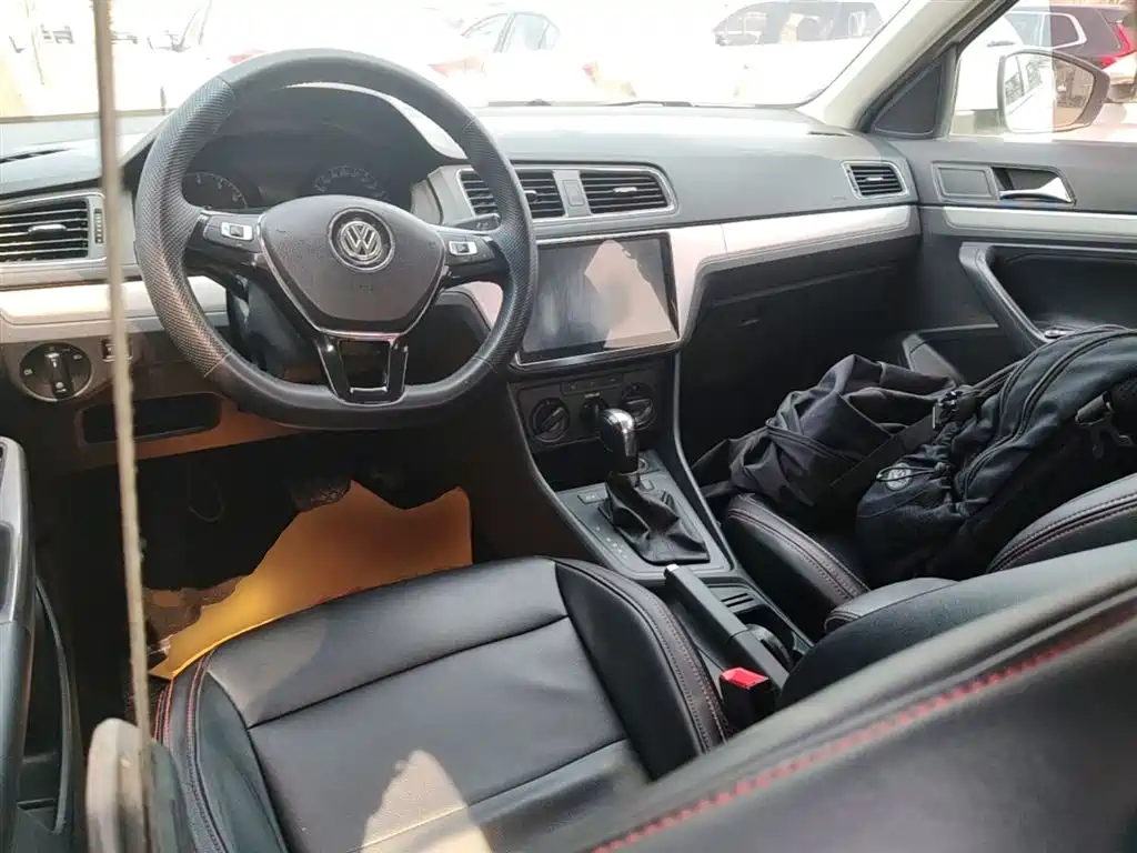 Volkswagen Lavida 2017 1.6L Automatic Trend Edition фото 10