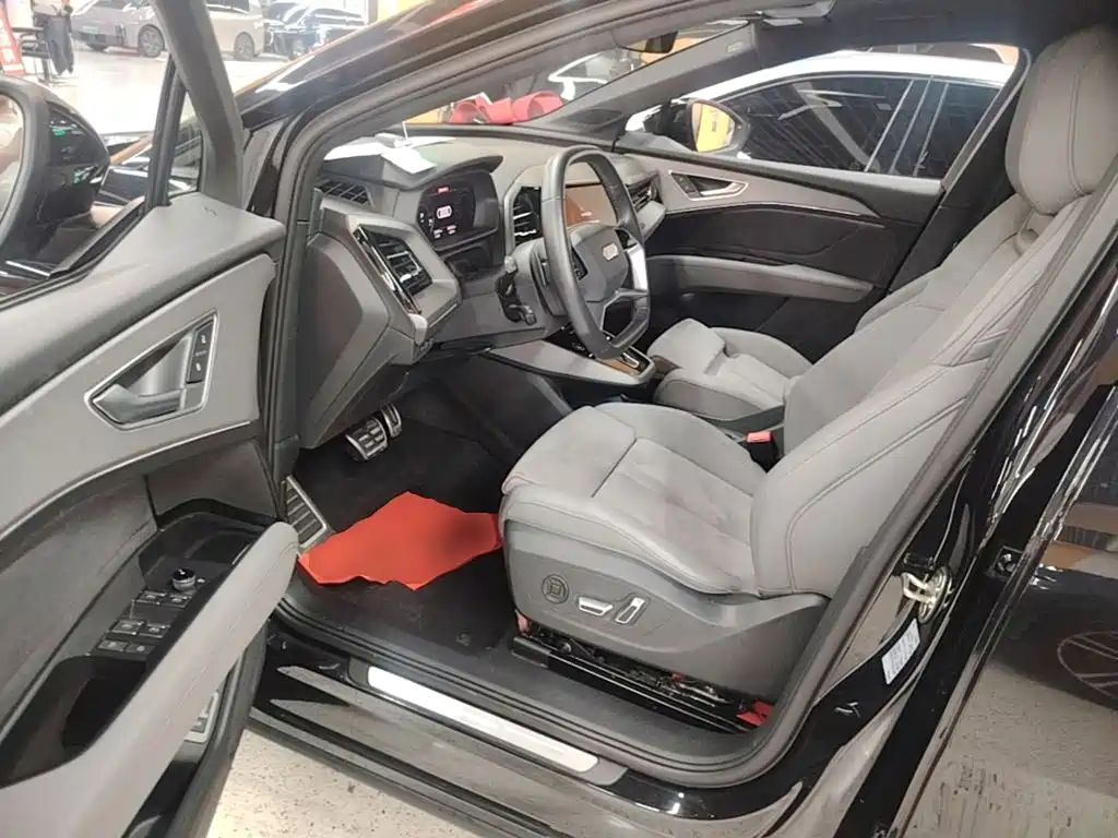 Audi Q5 e-tron 2024 2023 40 e-tron Starlight Edition Mecha Package