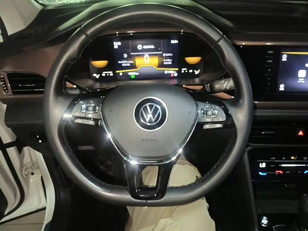Photo 11 - Volkswagen Tharu