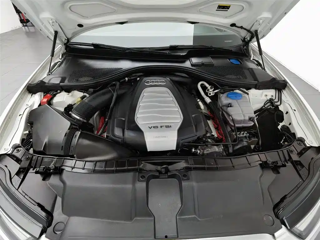 Фото 6 - Audi A6L