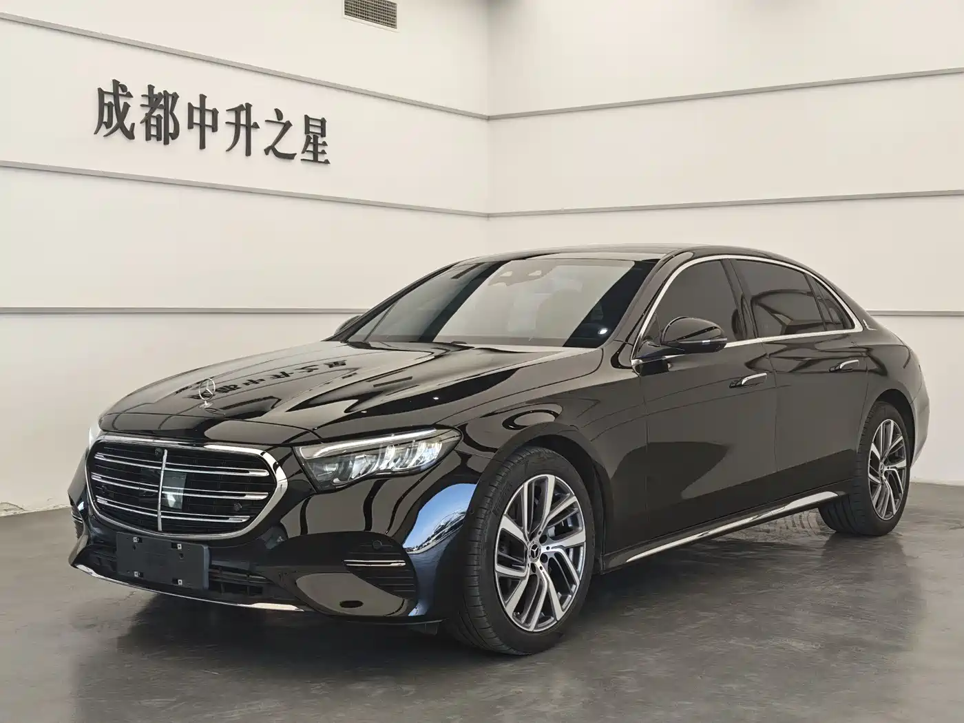 Mercedes-Benz E-Class 2024 E 300 L Fashion