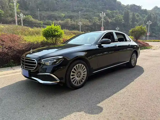 MERCEDES-BENZ E CLASS