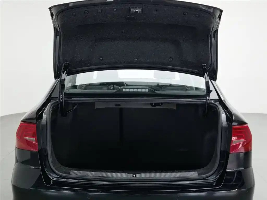 Volkswagen Bora 2016 Model 1.6L Automatic Comfort фото 16