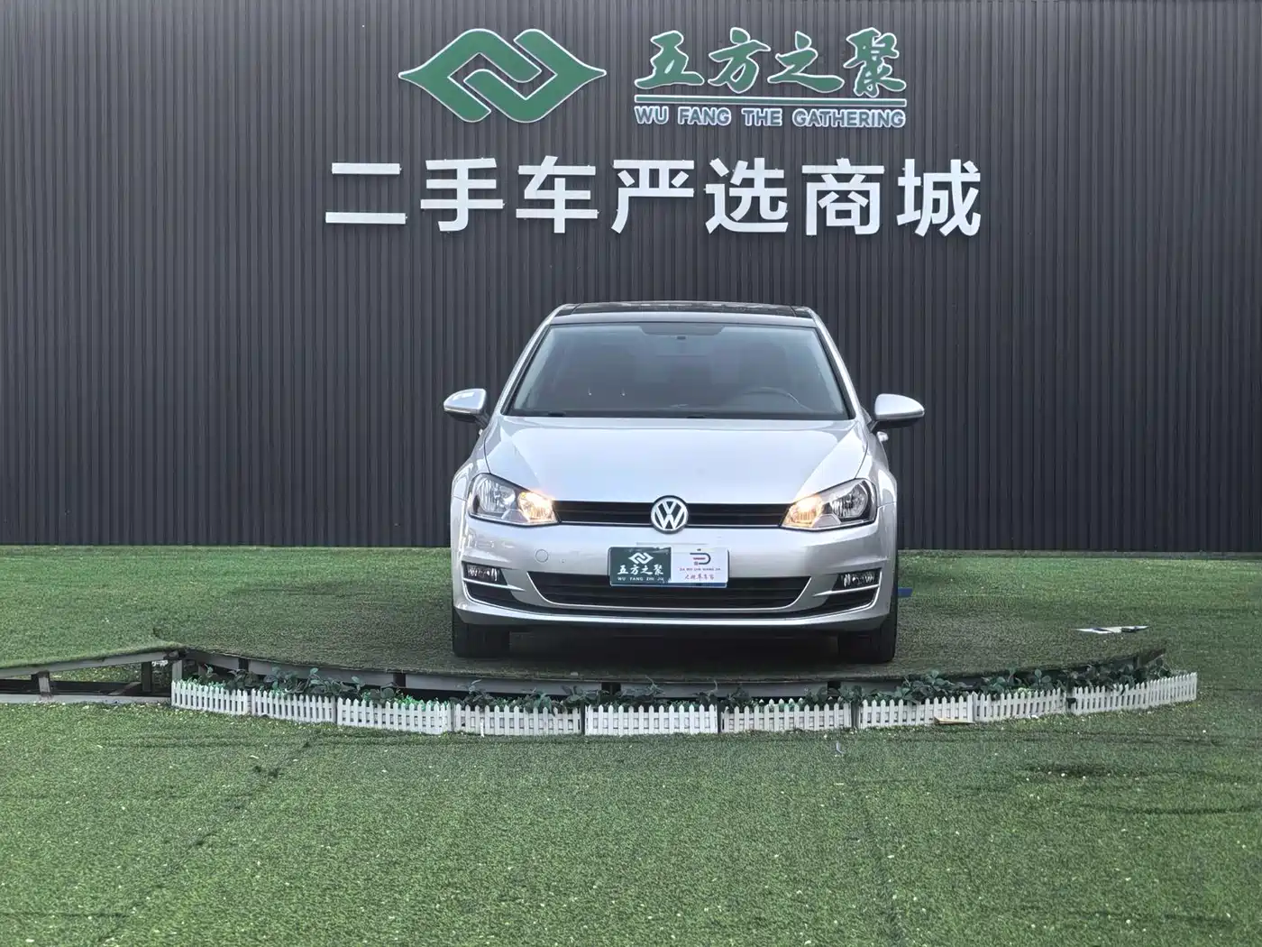 Volkswagen Golf 2015 1.6L Automatic Comfort фото 2