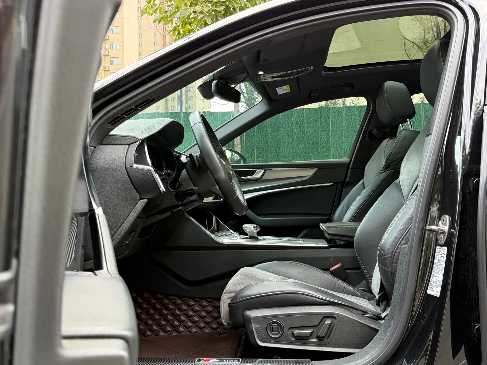 Фото 7 - Audi A6L
