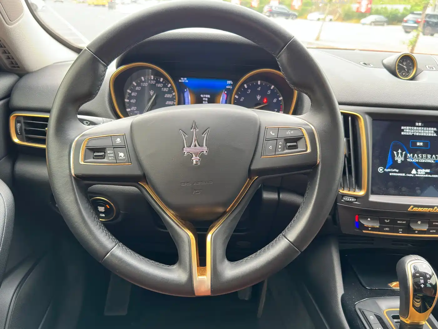 Maserati Levante 2018 3.0T Classic Edition фото 9