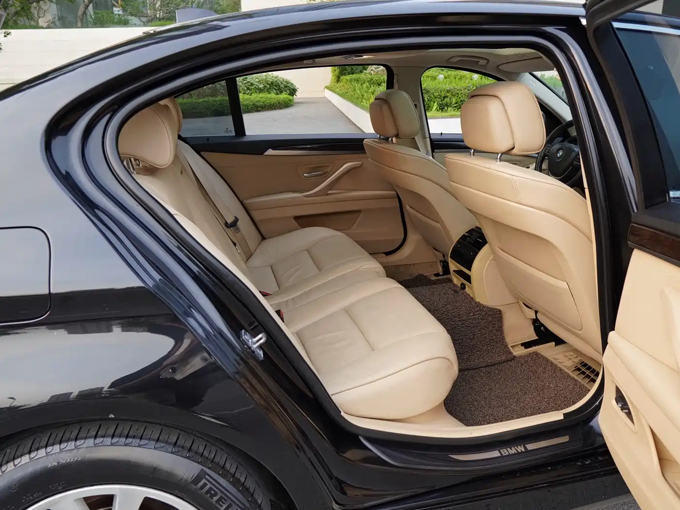 BMW 5 Series 2011 523Li Luxury фото 16