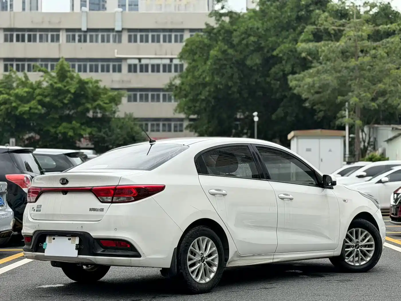KIA K2