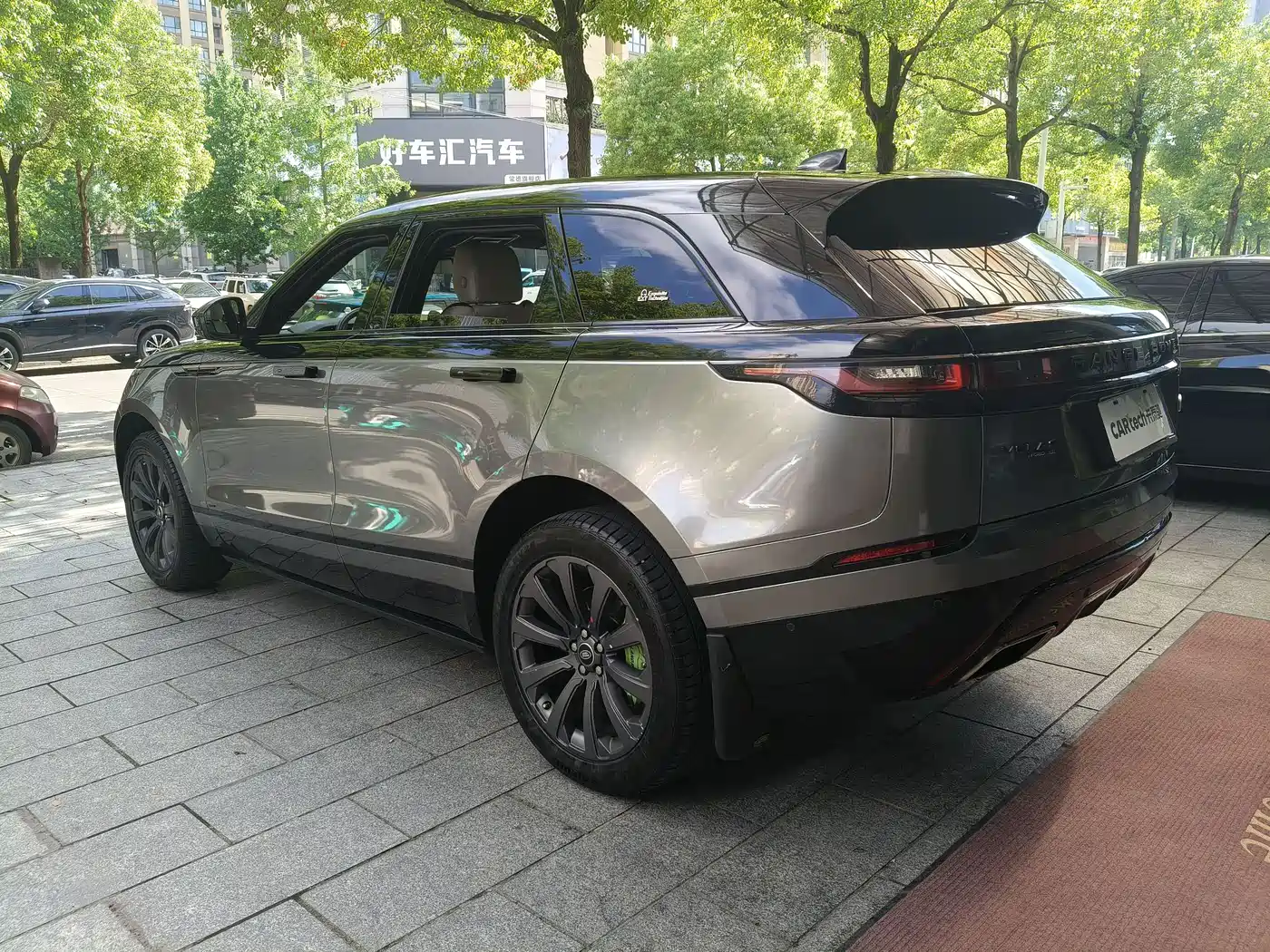 Фото 15 - Land Rover Range Rover Velar
