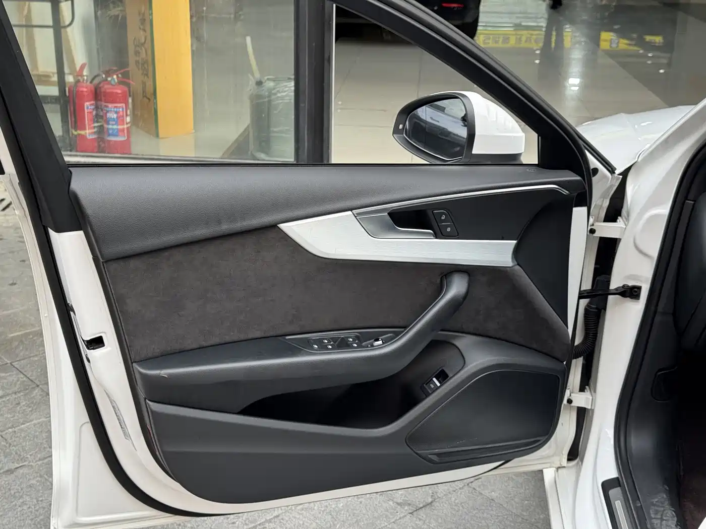 Фото 16 - Audi A4L