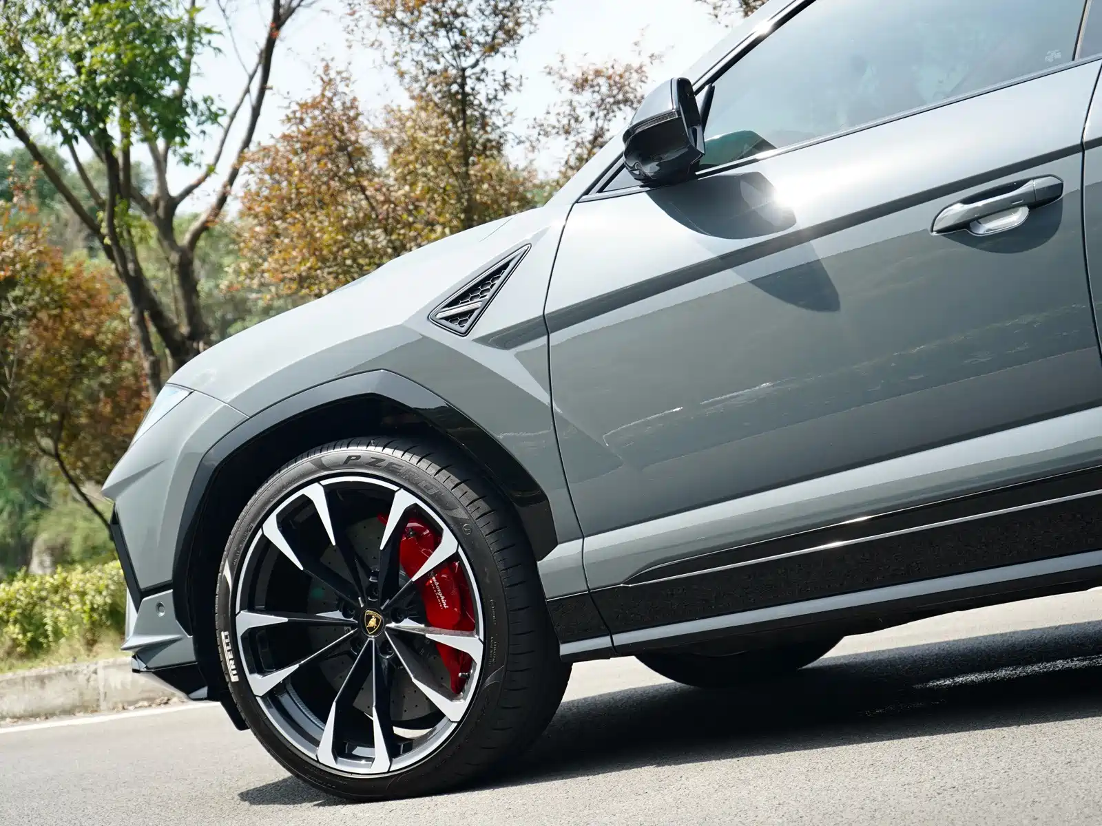 Фото 6 - Lamborghini Urus