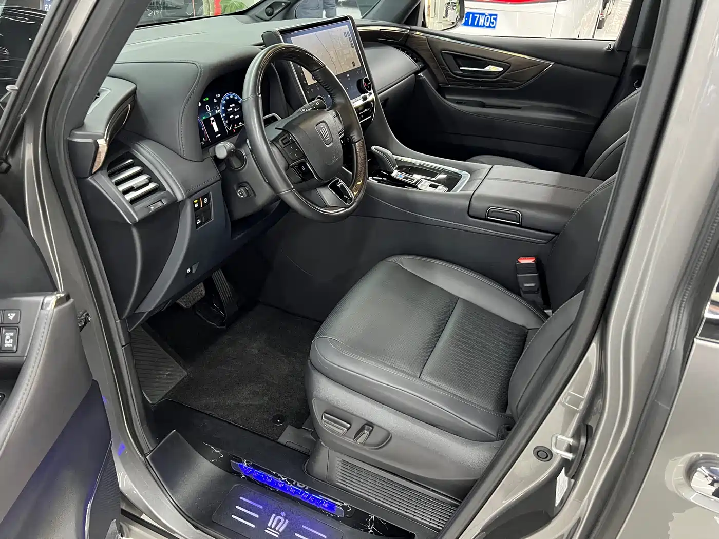 Toyota Vellfire 2024 Crown Hybrid 2.5L Executive Premium Edition фото 21