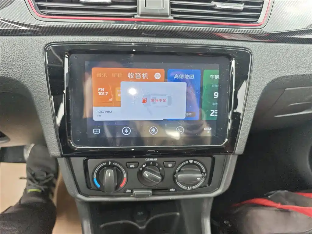 Škoda Skoda Rapid Spaceback 2020 1.5L Auto Comfort фото 9
