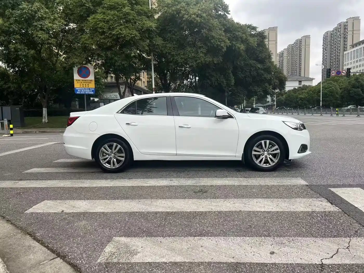 Фото 4 - Chevrolet Malibu
