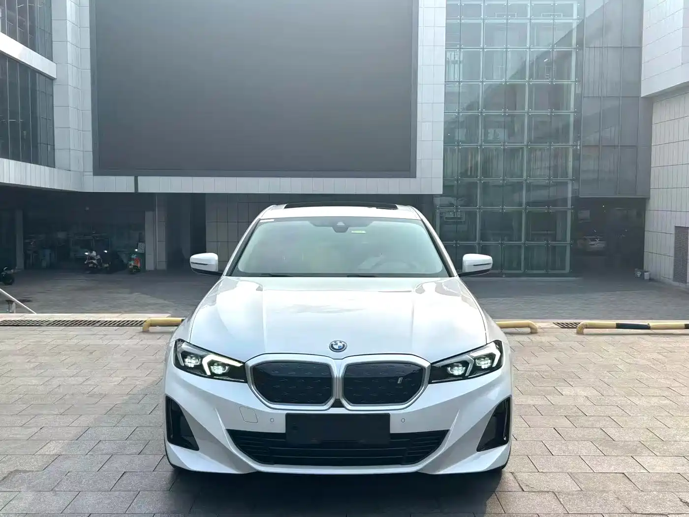 BMW i3 2022 eDrive 35 L фото 2