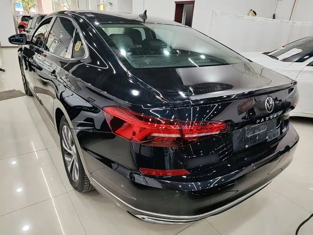 VOLKSWAGEN PASSAT NEW ENERGY