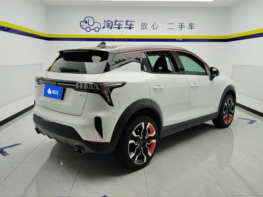 Lynk & Co 06 2020 1.5T Halo фото 3