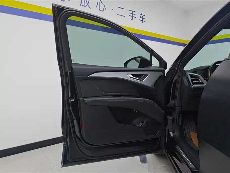 Audi Q5 e-tron 2023 40 e-tron Shining Edition Mecha Package фото 7