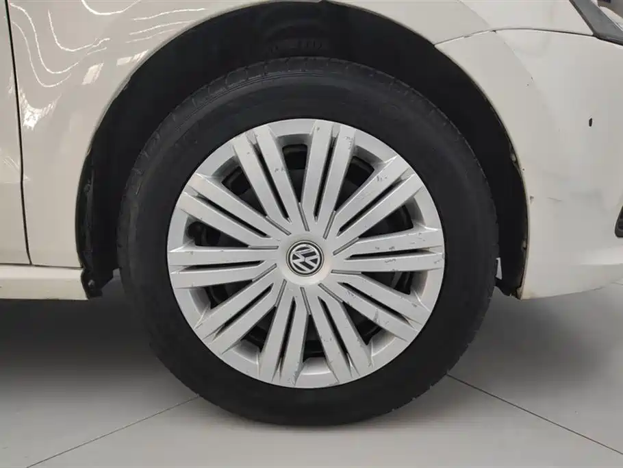 Volkswagen Polo 2016 1.6L Automatic Comfort фото 6