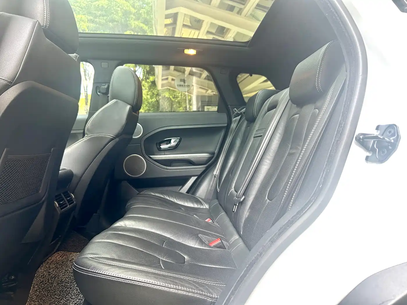 Land Rover Range Rover Evoque (Import) 2013 2.0T 5-door Dynamic Edition фото 12
