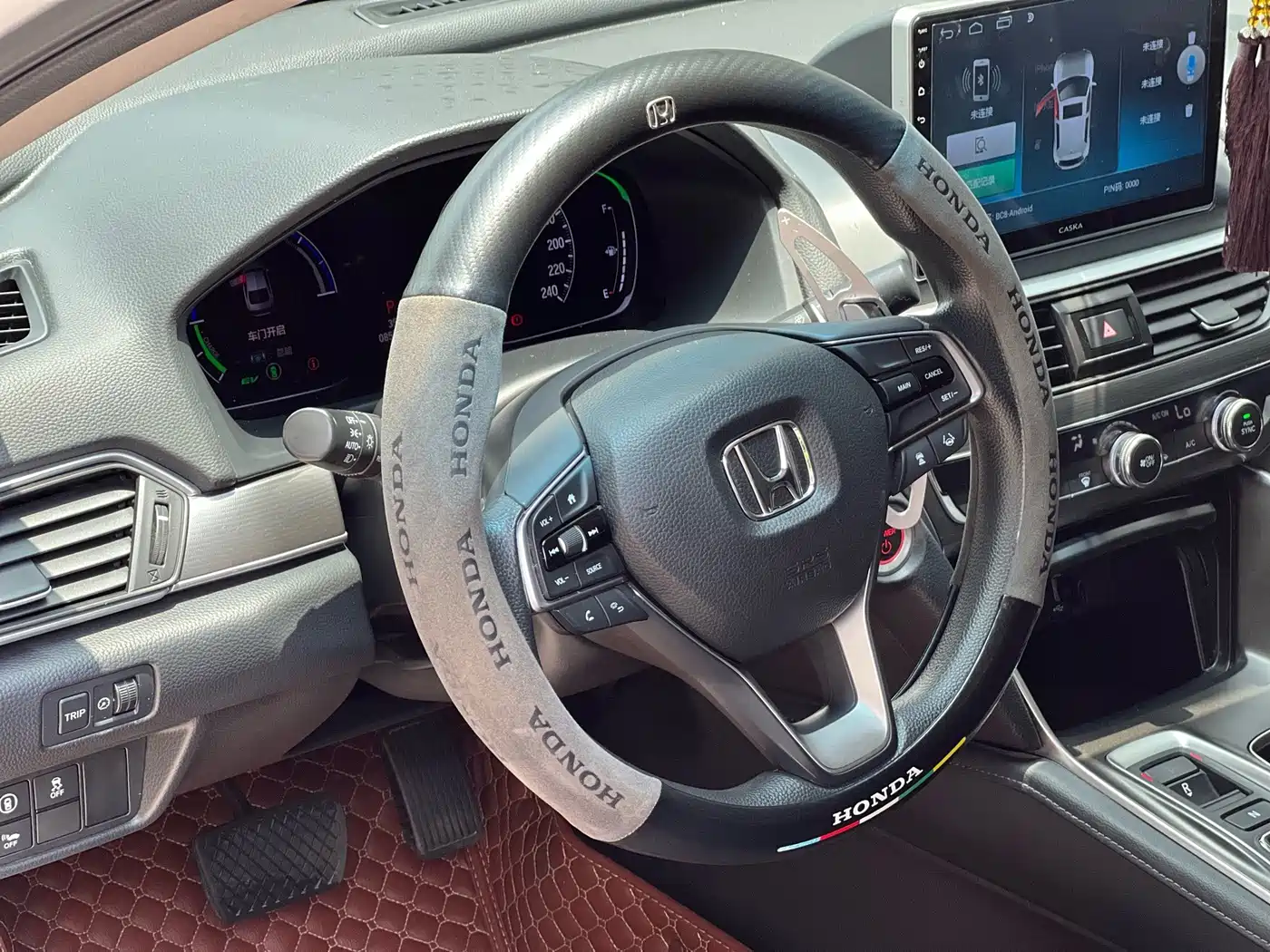 Фото 10 - Honda Accord
