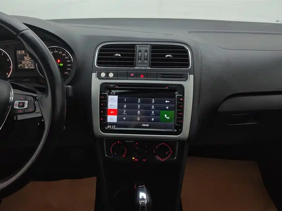 Volkswagen Polo 2016 1.6L Automatic Comfort фото 13