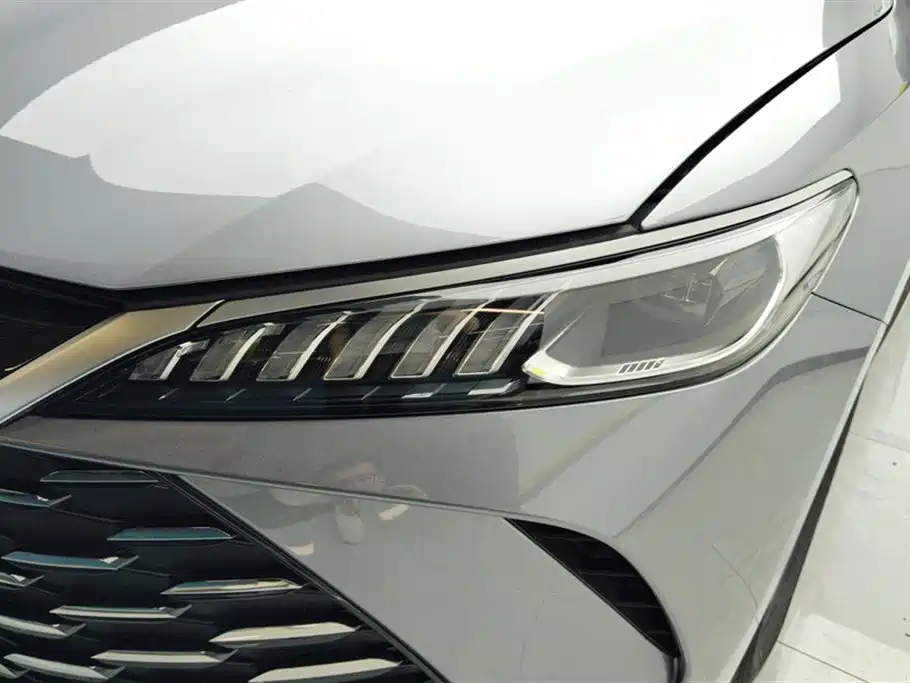 BYD Qin PLUS 2026 DM-i Smart Edition 128KM Progressive фото 5