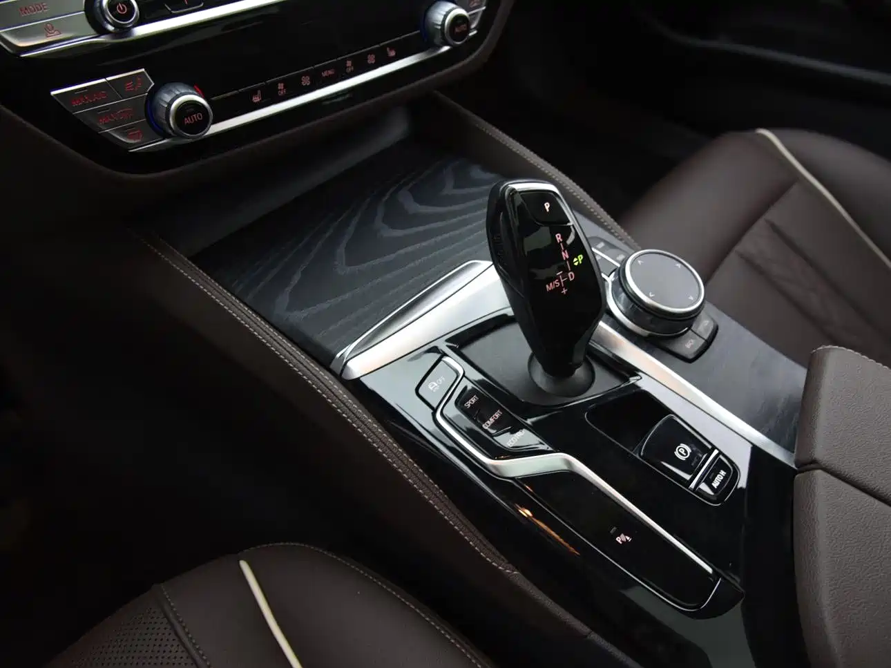 BMW 5 Series 2022 Facelift 530Li Leading M Sport Package фото 7