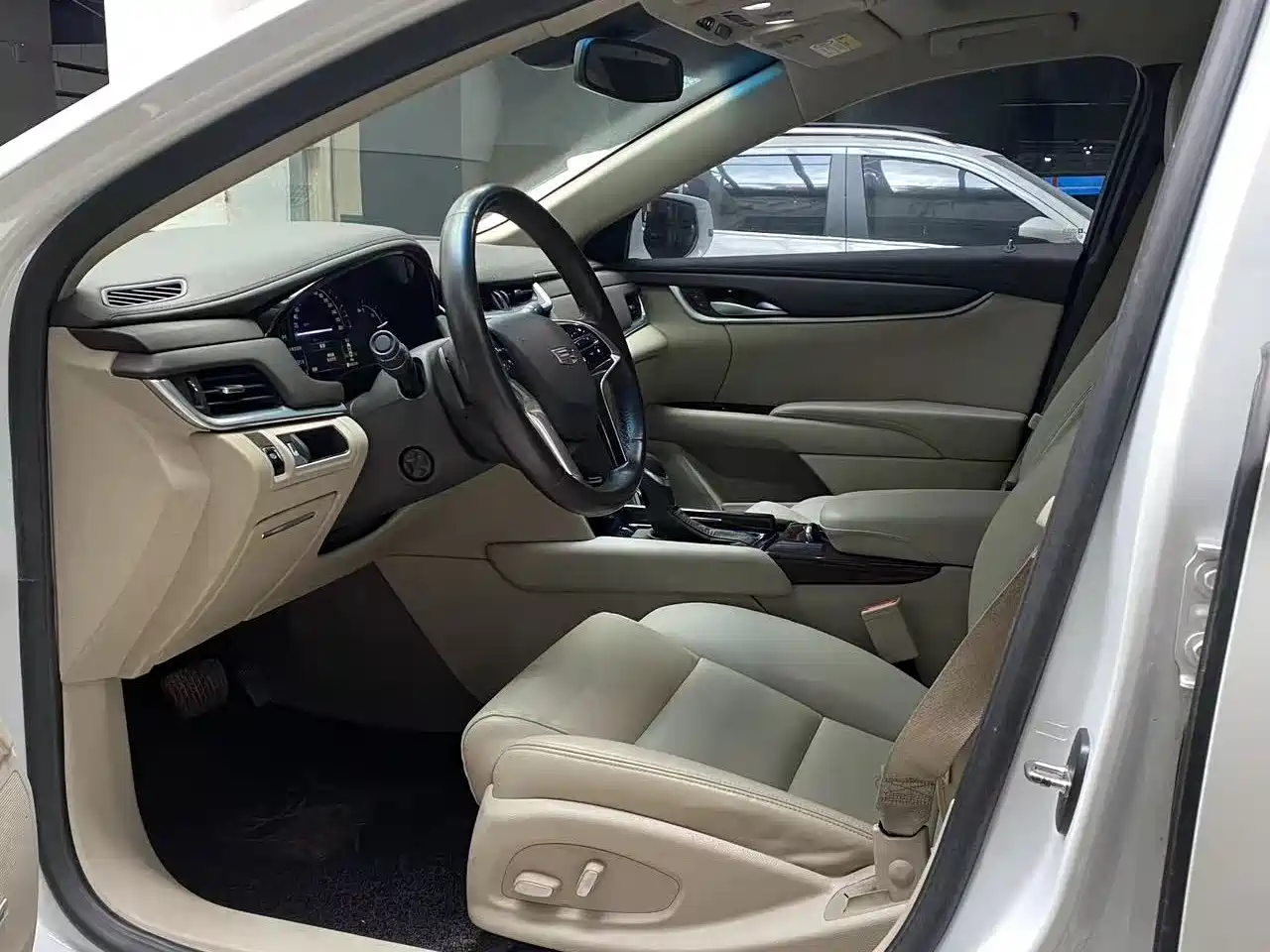 Cadillac XTS 2017 28T Technology фото 8