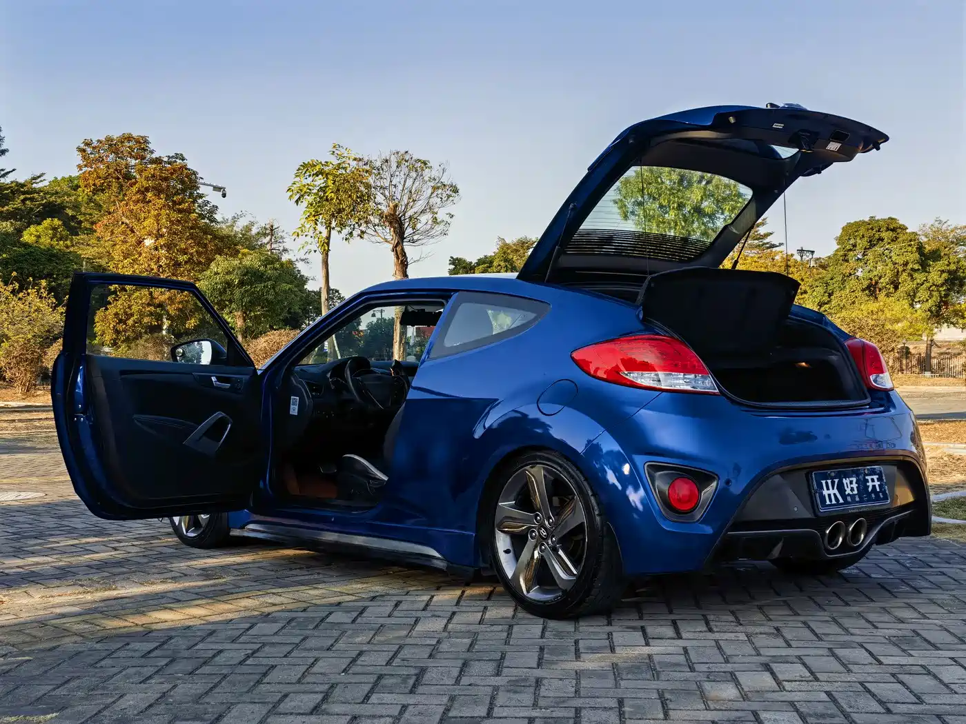 Hyundai Veloster 2012 1.6T Automatic Luxury фото 19
