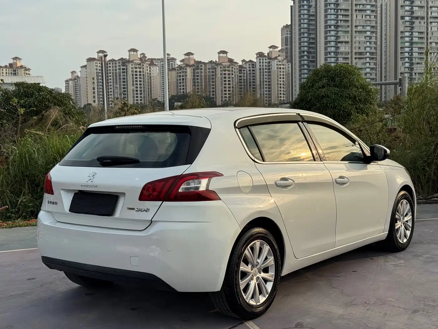 Peugeot 308S 2015 1.2T Auto Dynamic Edition фото 4