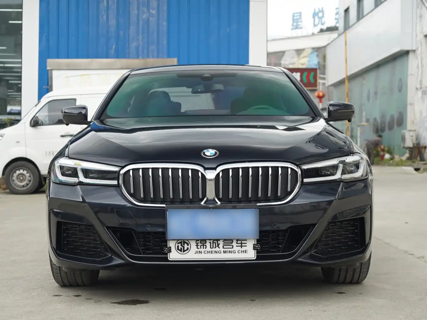 BMW 5 Series 2023 Facelift 530Li Leading M Sport Package фото 2