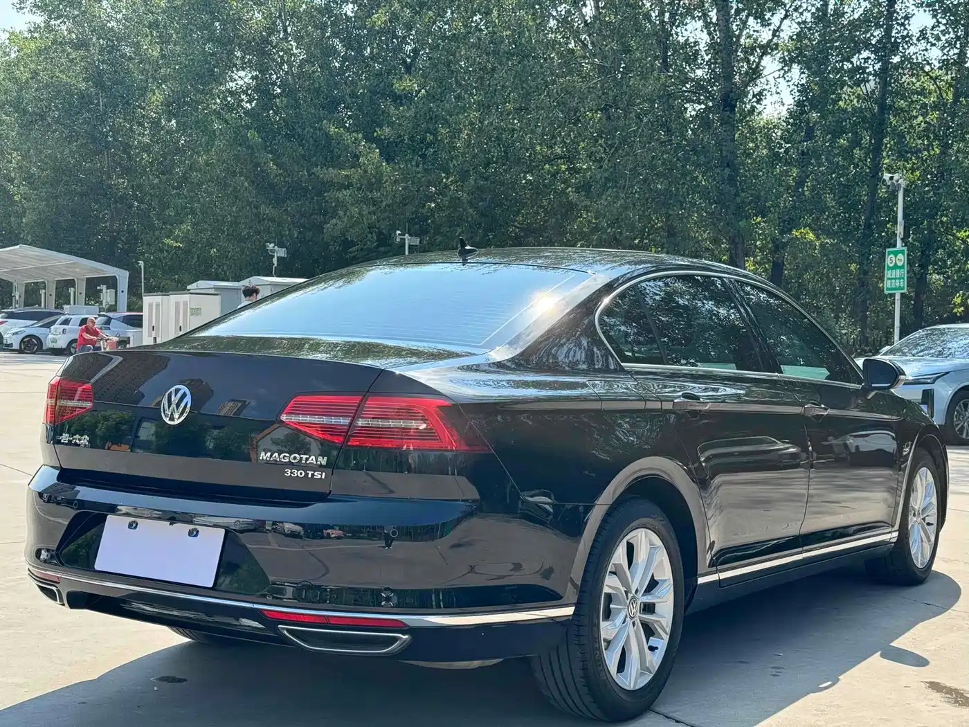 Volkswagen Magotan 2019 330TSI DSG Luxury Class China VI фото 7