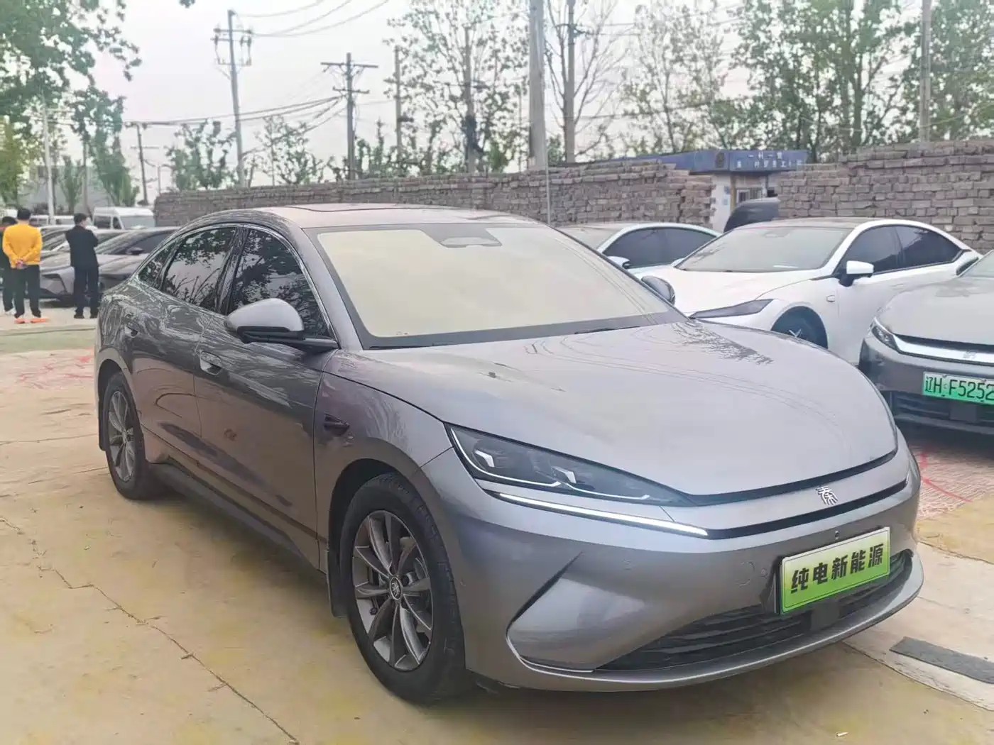 BYD QIN L