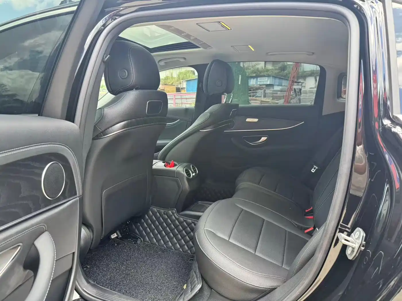 Mercedes-Benz E-Class 2016 E 200 L Sport Type фото 5