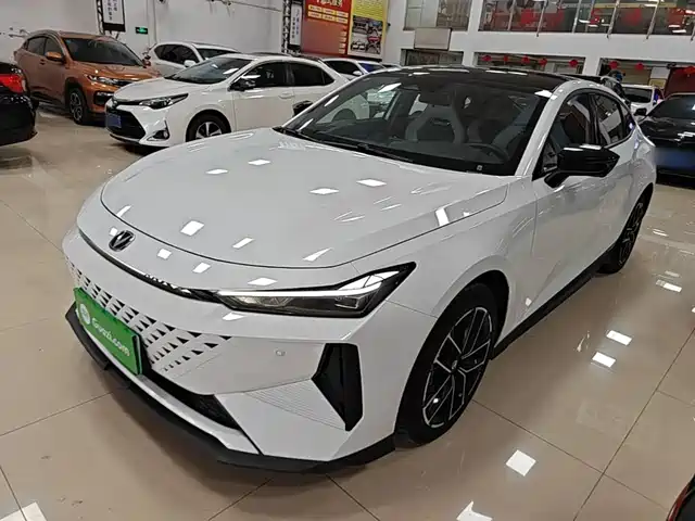 Changan Changan UNI-V iDD 2024 Blue Whale Smart iDD 136km Smart Premium