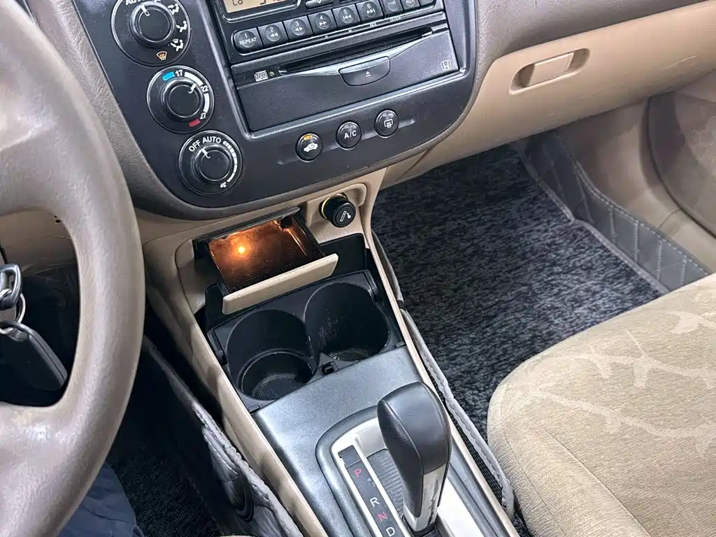 Honda Civic (Import) 2005