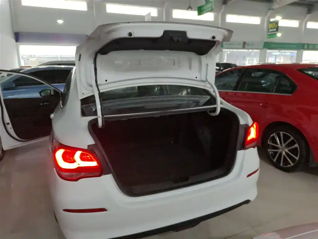 Chevrolet Cavalier 2018 320 Auto Joy Edition фото 19