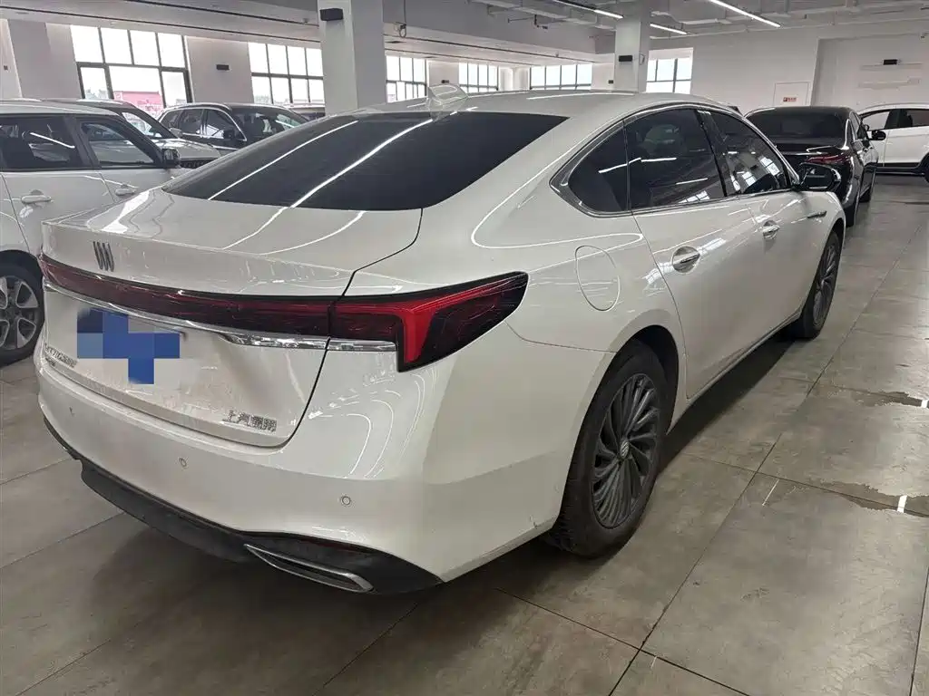 Buick LaCrosse 2025 Model 28T Platinum Edition фото 3