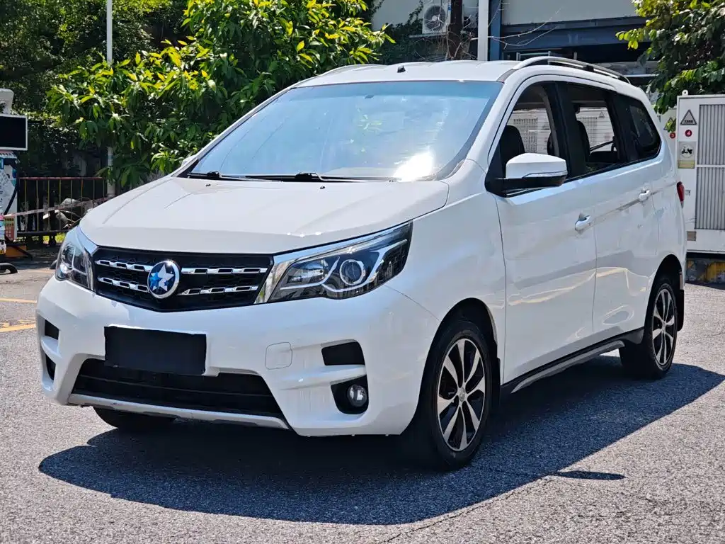 Venucia M50V 2017 2017 1.6L XL CVT Luxury