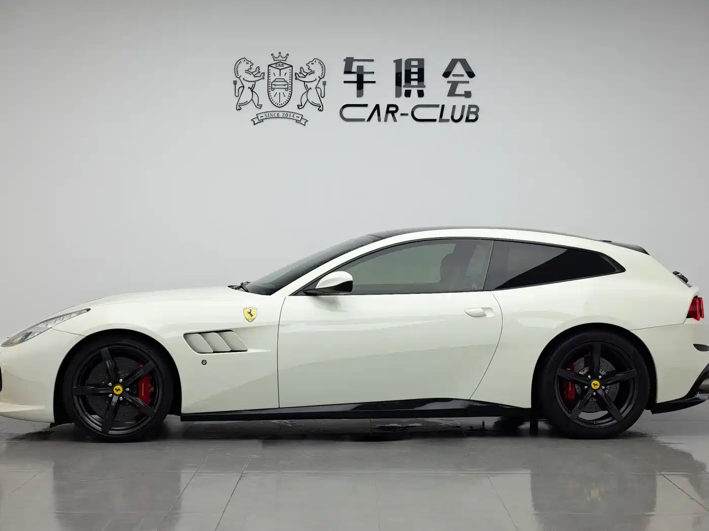 Ferrari GTC4Lusso 2017 3.9T V8 фото 3