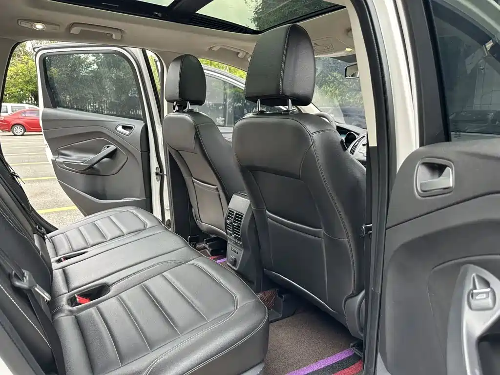 Photo 11 - Ford Kuga