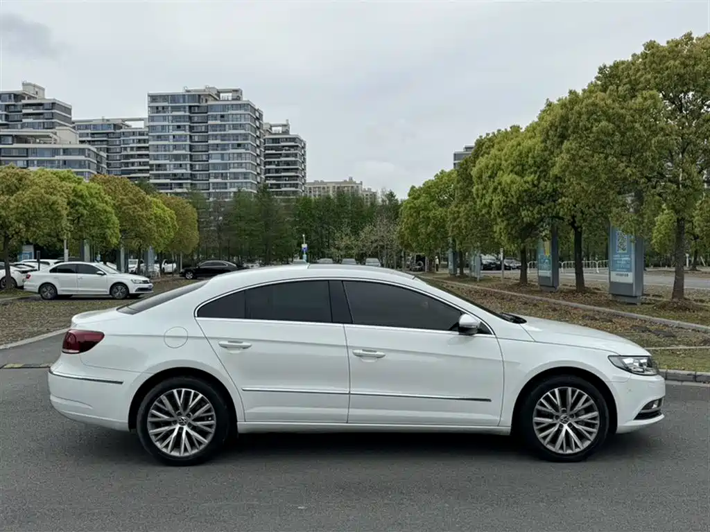 Volkswagen FAW-Volkswagen CC 2016 Model 1.8TSI Luxury фото 13