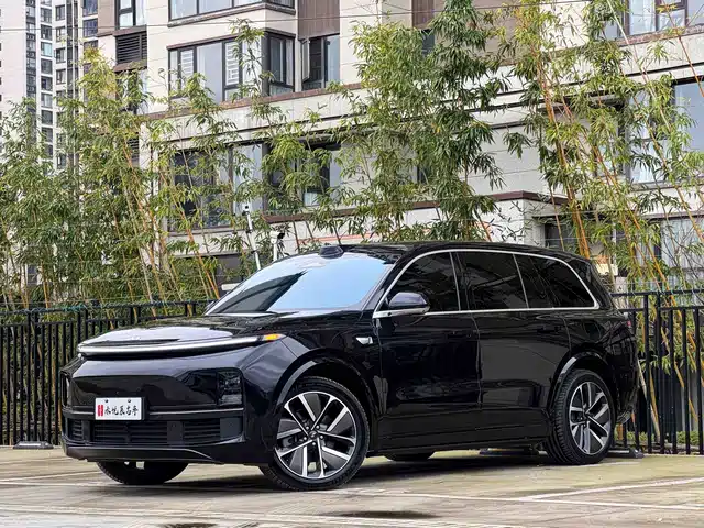 Li Auto Li Xiang L9 2025